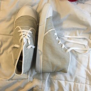 Bangs high top grey and white striped